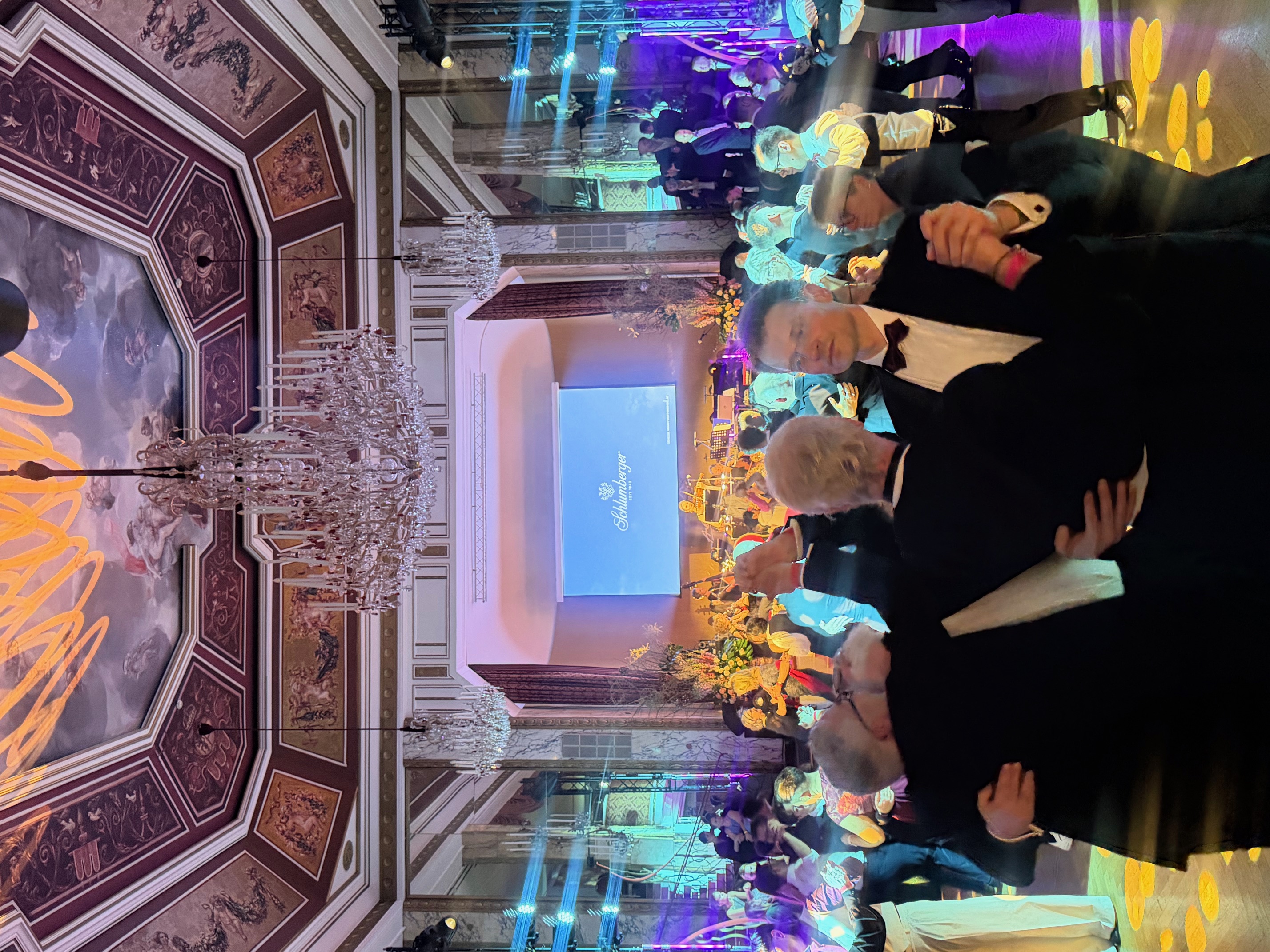 Wiener Regenbogenball C